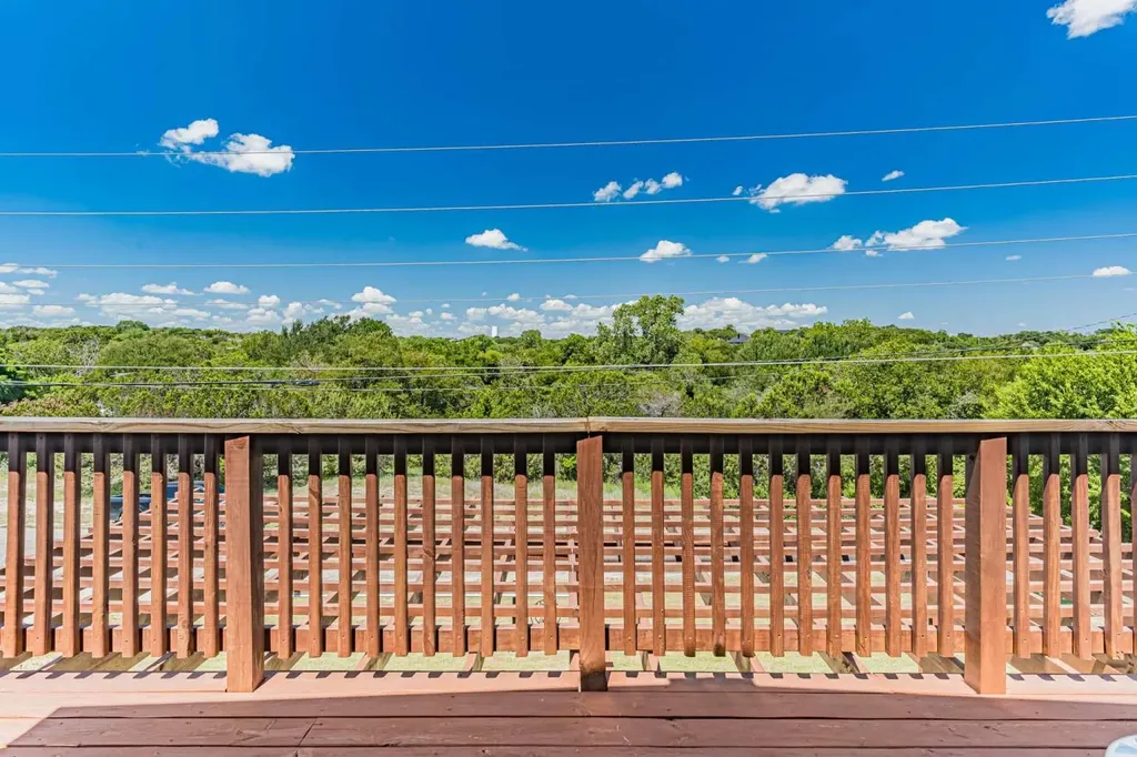 1011 Pawnee Trail Granbury TX 76048