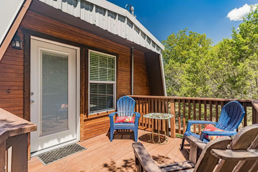 1011 Pawnee Trail Granbury TX 76048