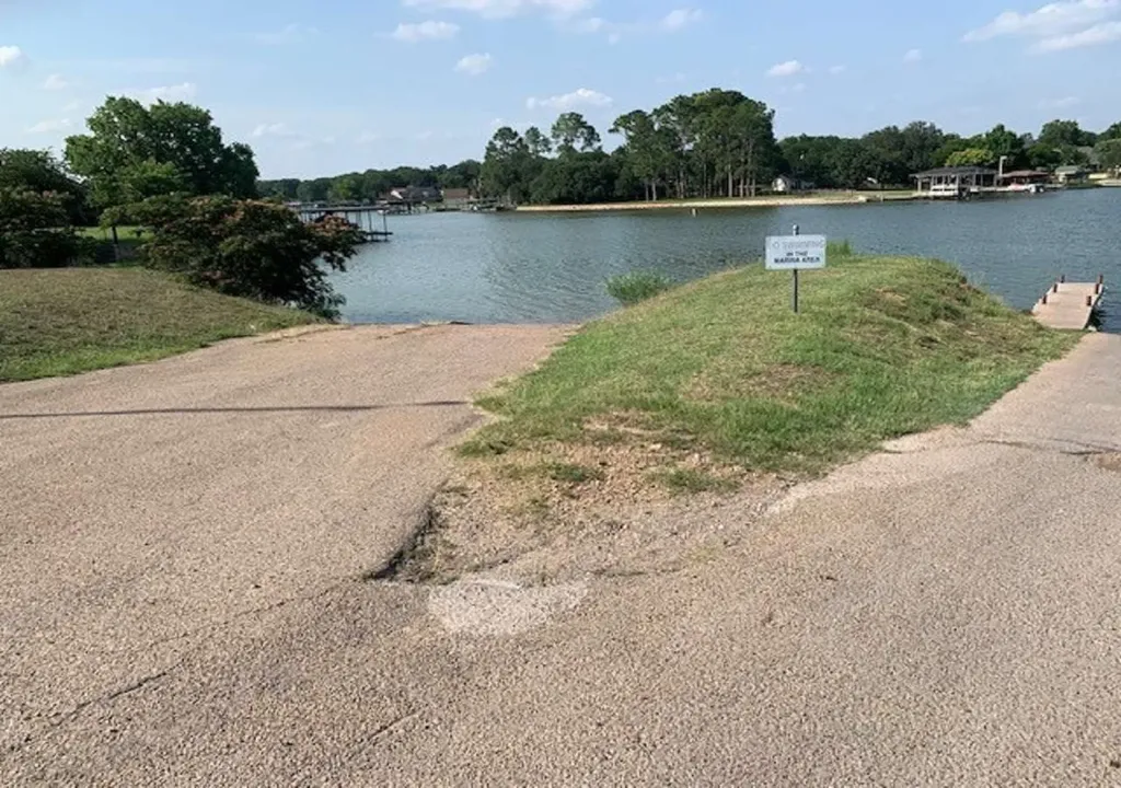 1011 Pawnee Trail Granbury TX 76048