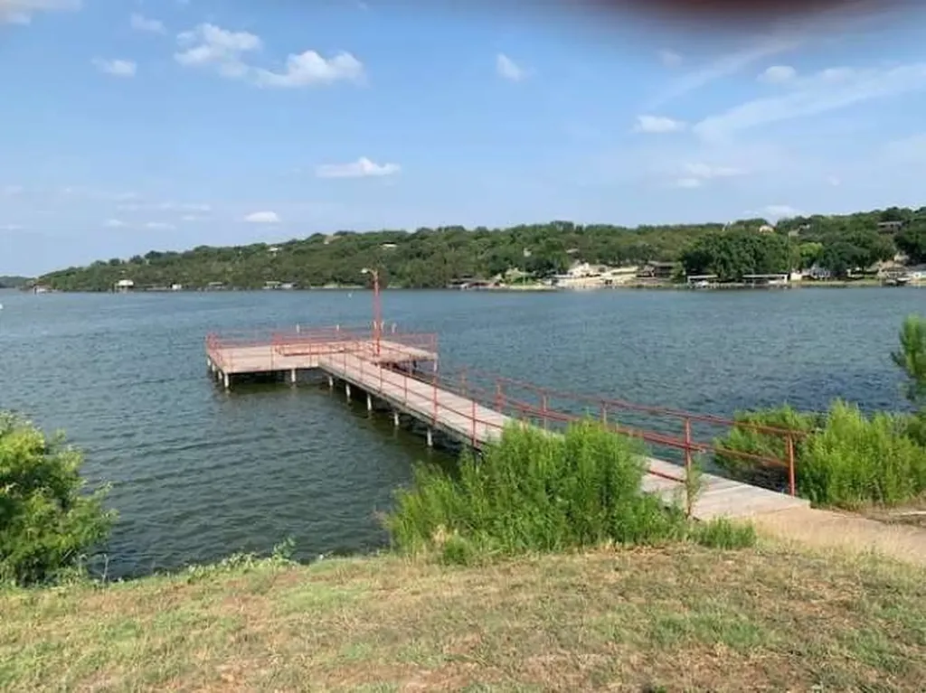 1011 Pawnee Trail Granbury TX 76048