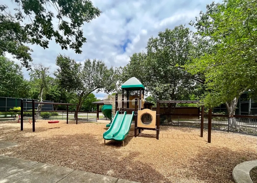 3200 Hilltop Court Highland Village TX 75077