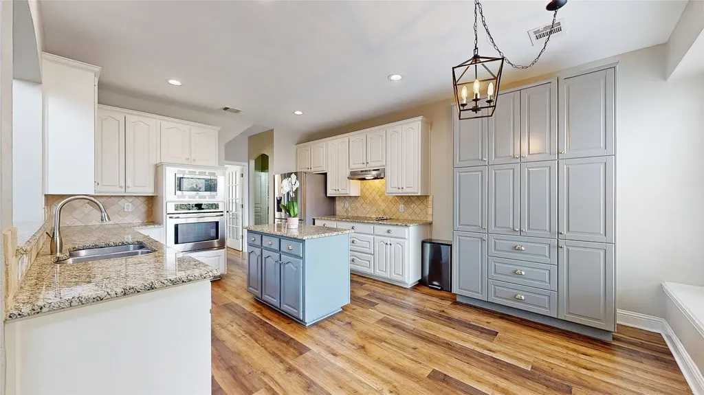 3200 Hilltop Court Highland Village TX 75077