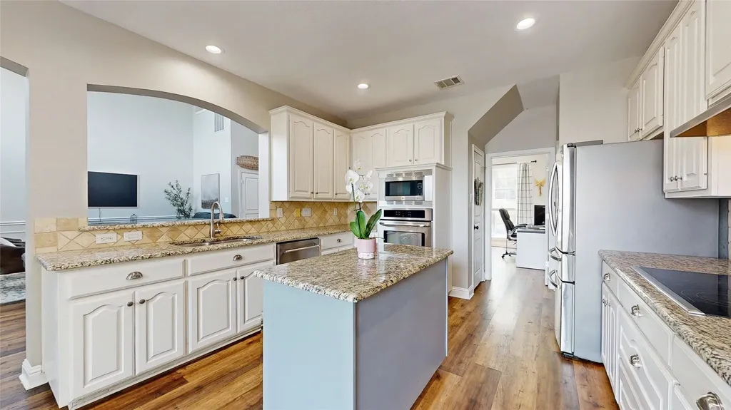 3200 Hilltop Court Highland Village TX 75077