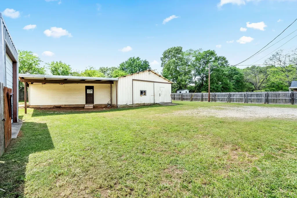 1006 Spring Street Longview TX 75604