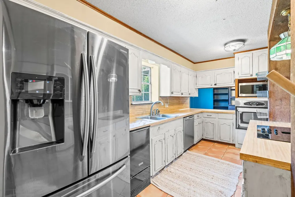 1006 Spring Street Longview TX 75604