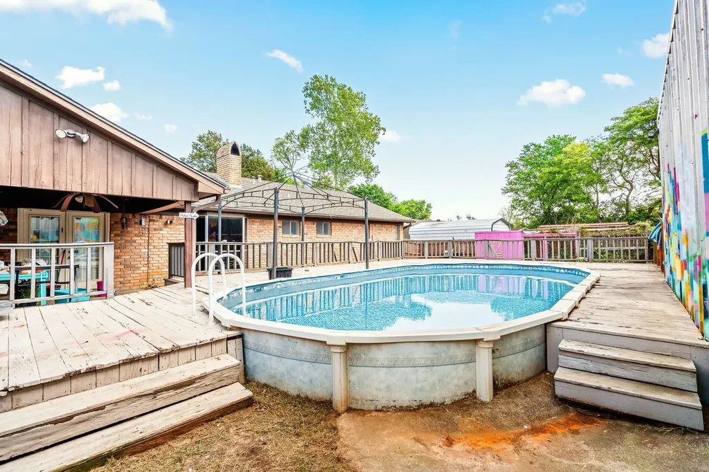 1006 Spring Street Longview TX 75604