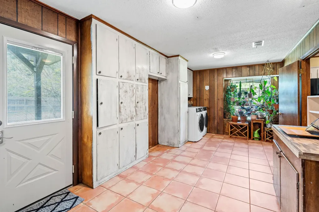 1006 Spring Street Longview TX 75604