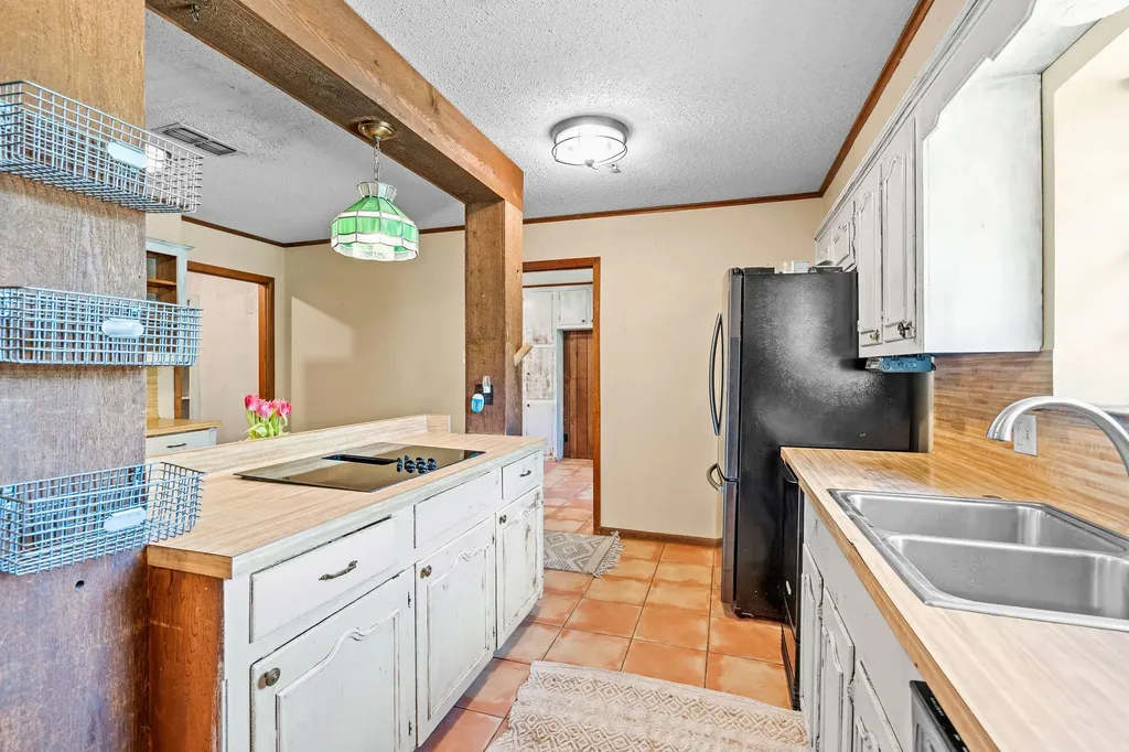 1006 Spring Street Longview TX 75604