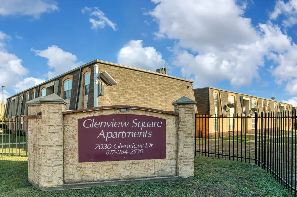 7048 Glenview Drive North Richland Hills TX 76180
