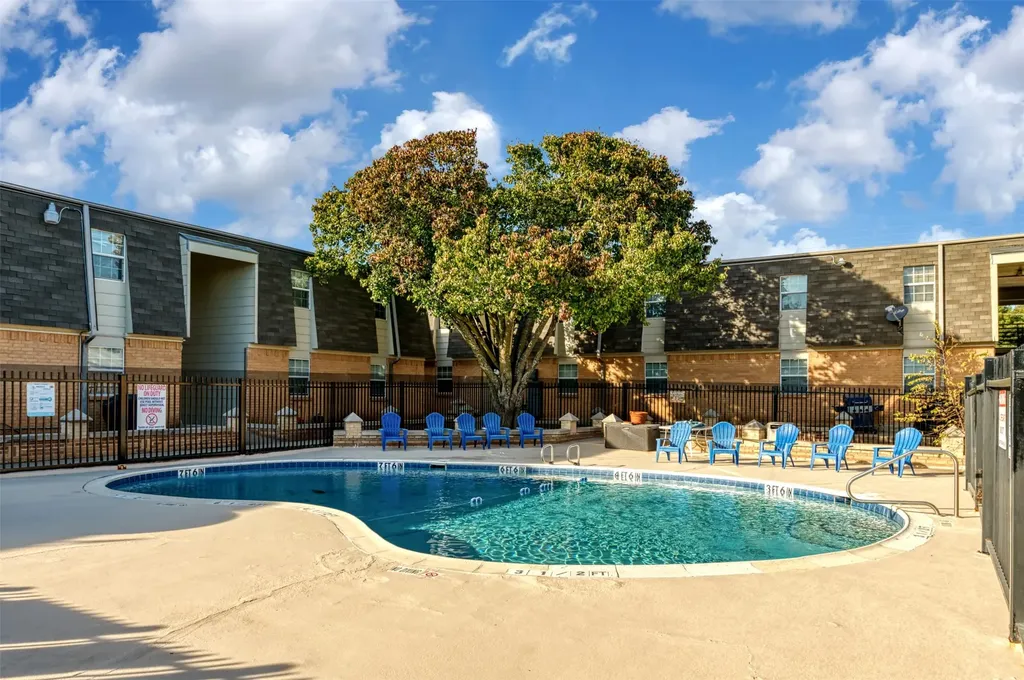 7048 Glenview Drive North Richland Hills TX 76180