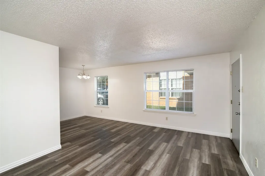 7048 Glenview Drive North Richland Hills TX 76180