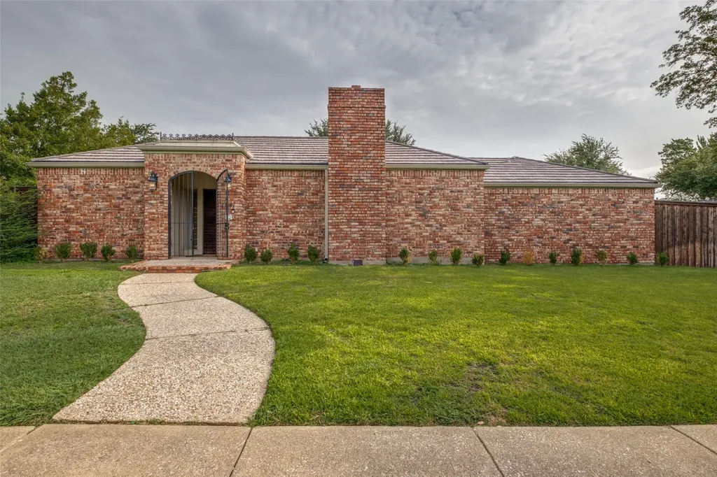7211 Lavendale Circle Dallas TX 75230