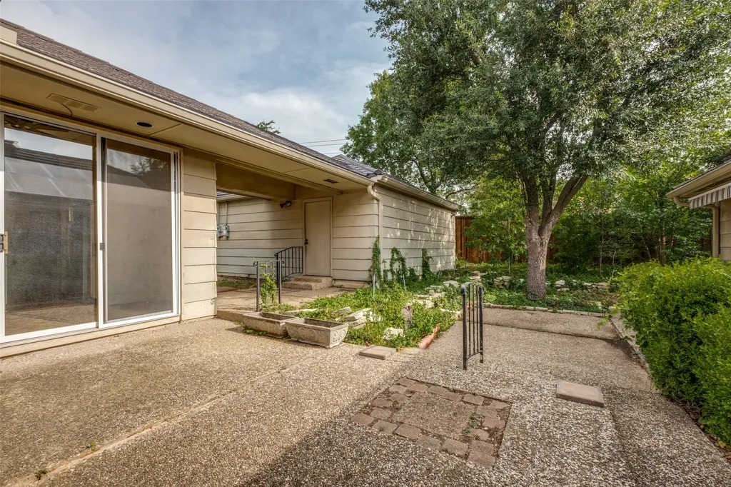 7211 Lavendale Circle Dallas TX 75230