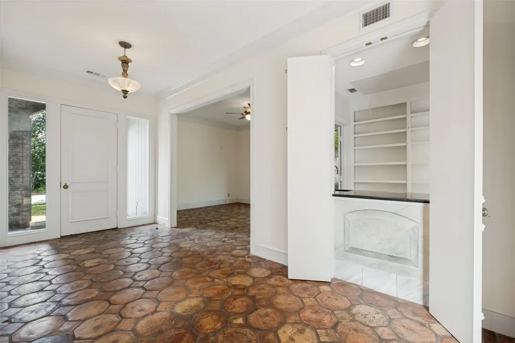 7211 Lavendale Circle Dallas TX 75230