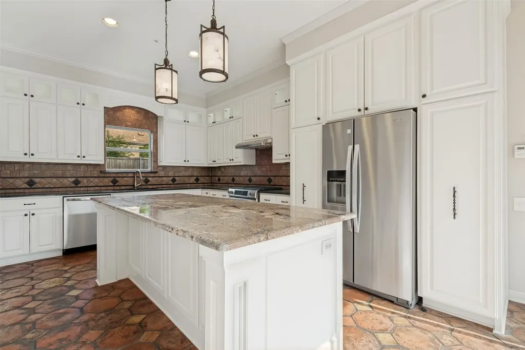 7211 Lavendale Circle Dallas TX 75230