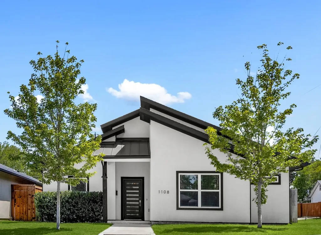 1108 Claude Street Dallas TX 75203