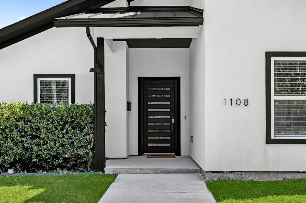 1108 Claude Street Dallas TX 75203