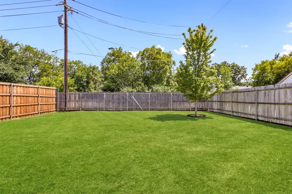 1108 Claude Street Dallas TX 75203
