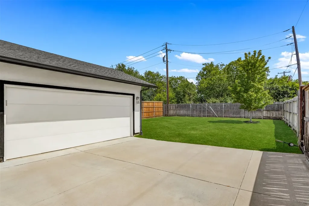 1108 Claude Street Dallas TX 75203