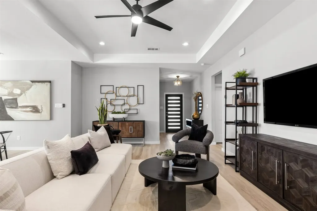 1108 Claude Street Dallas TX 75203