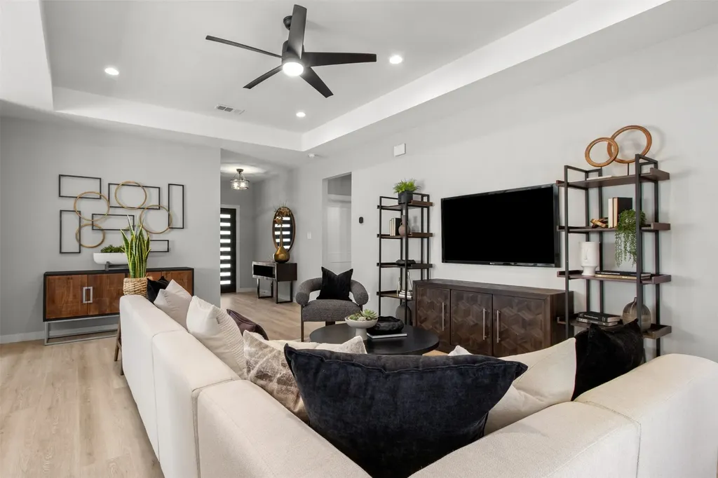 1108 Claude Street Dallas TX 75203