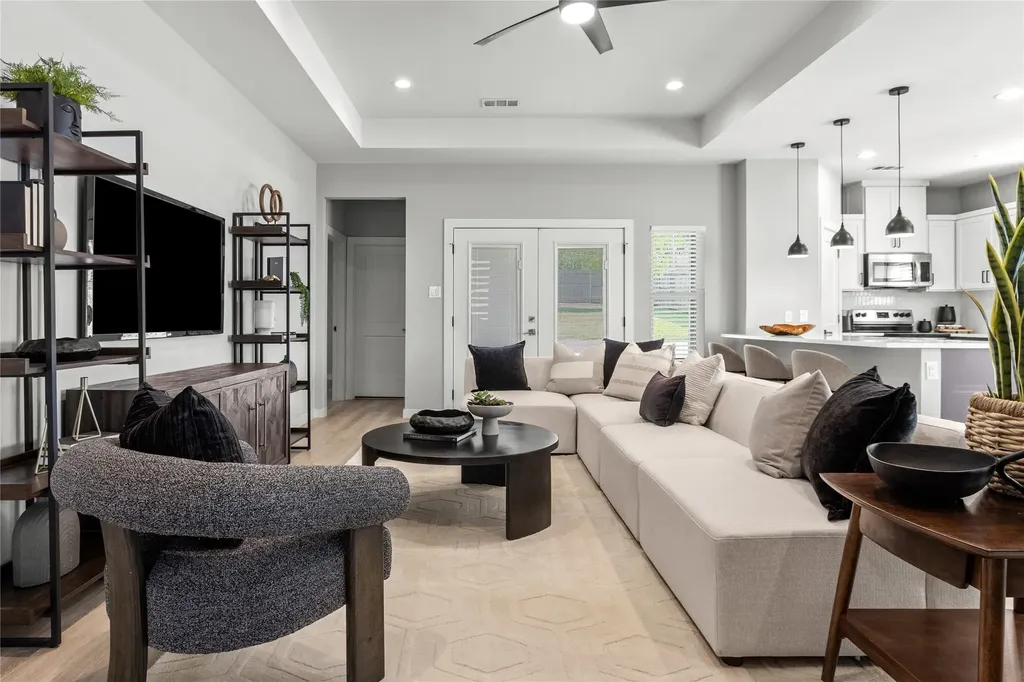 1108 Claude Street Dallas TX 75203
