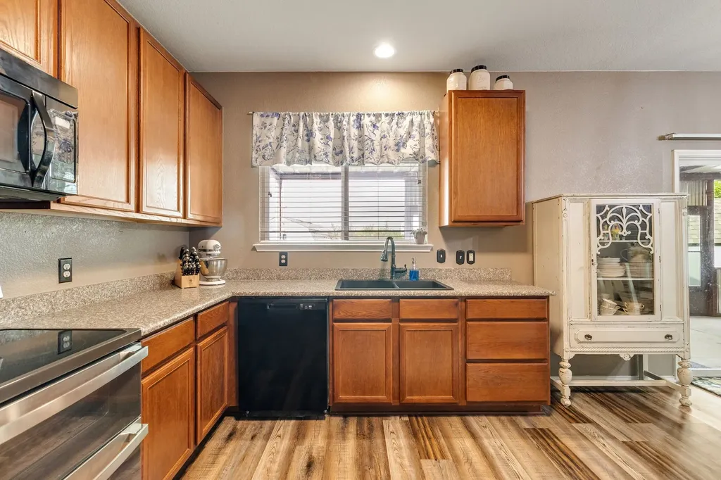 2008 Windsor Farms Drive Denton TX 76207