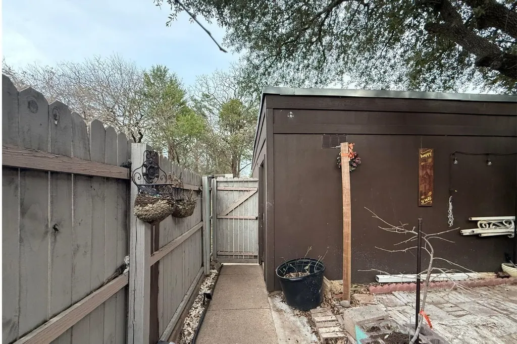 518 Campana Court Irving TX 75061