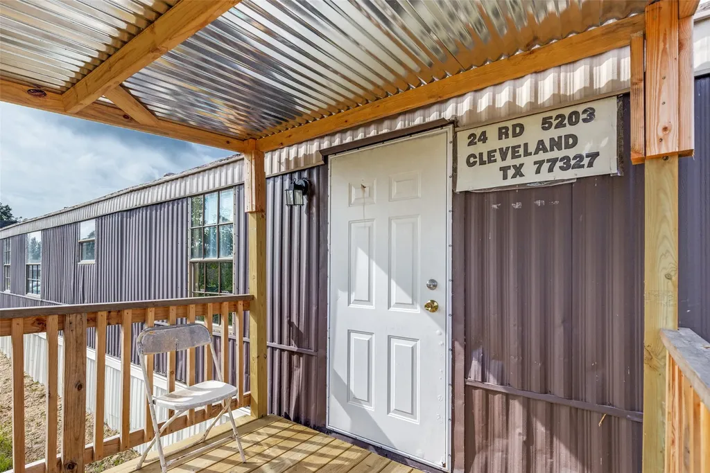 24 Road 5203 Cleveland TX 77327