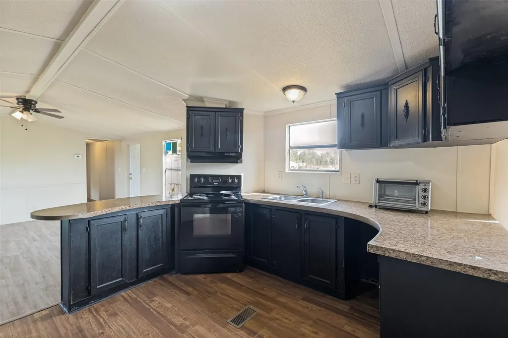 24 Road 5203 Cleveland TX 77327