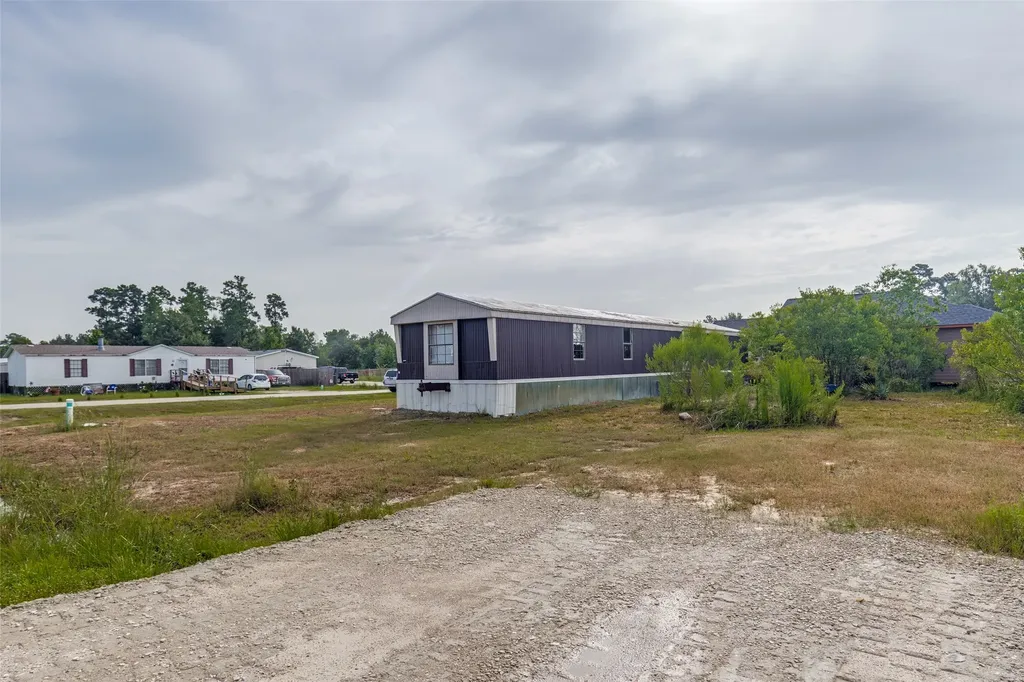 24 Road 5203 Cleveland TX 77327