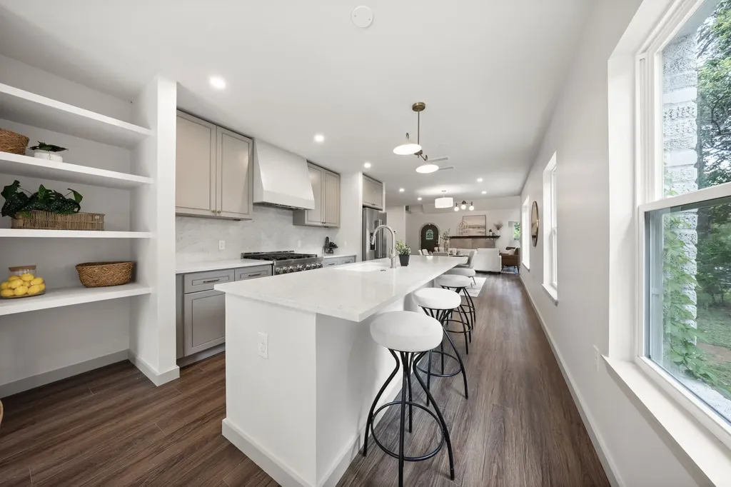 200 S Shore Drive Dallas TX 75216