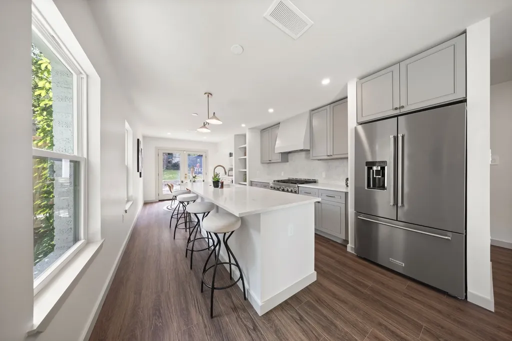 200 S Shore Drive Dallas TX 75216