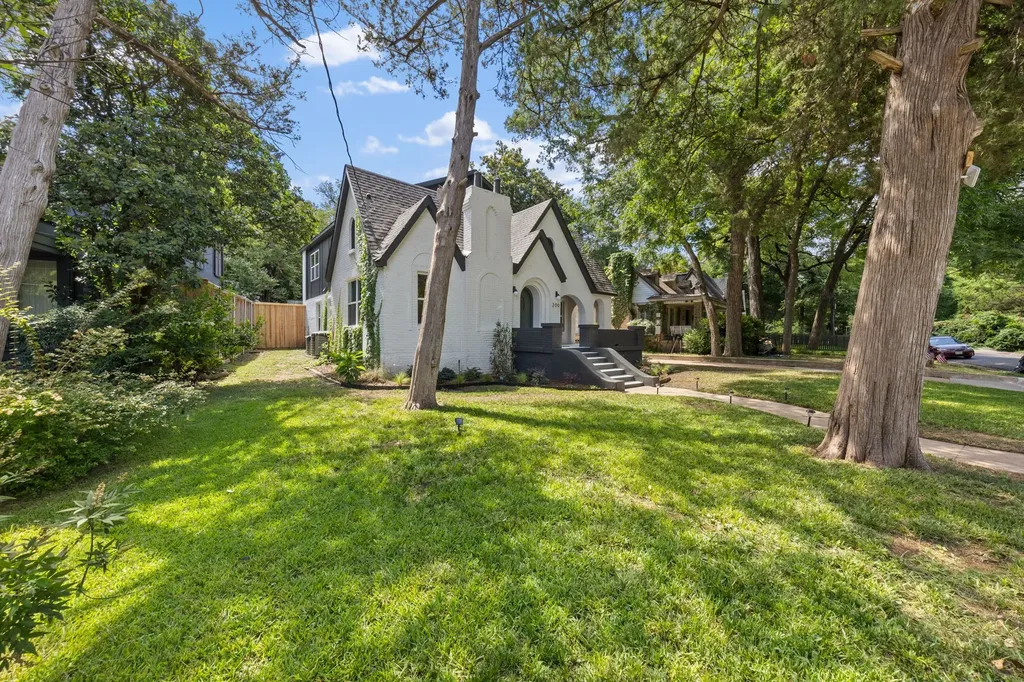 200 S Shore Drive Dallas TX 75216