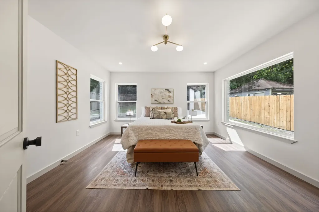 200 S Shore Drive Dallas TX 75216