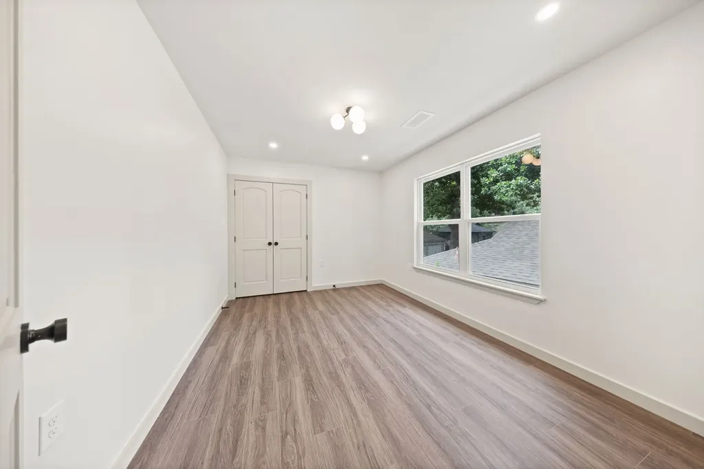 200 S Shore Drive Dallas TX 75216