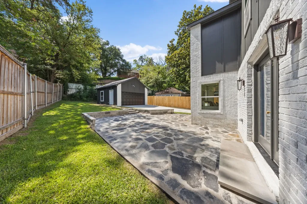 200 S Shore Drive Dallas TX 75216