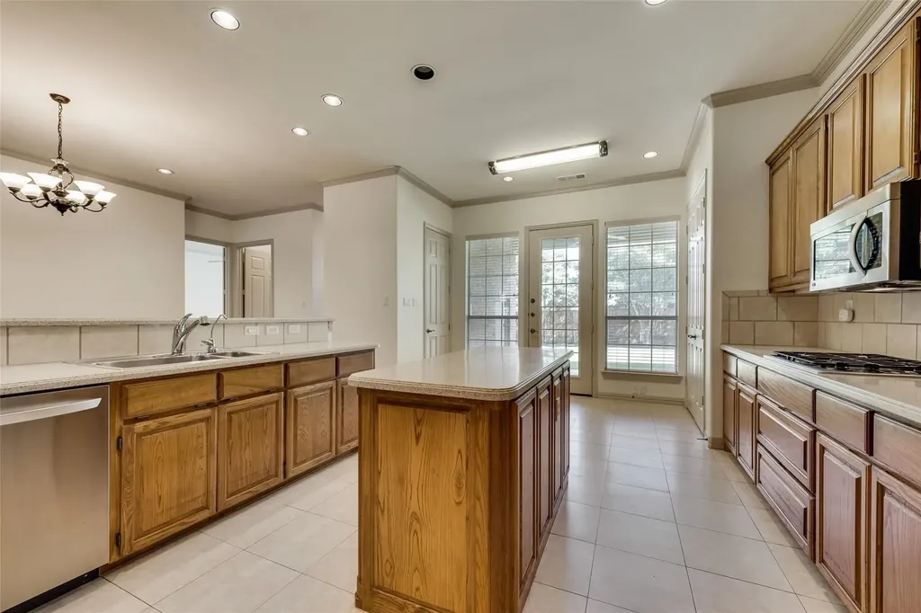 120 Cambridge Court Heath TX 75032