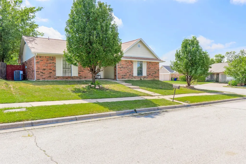 6500 Hughes Drive Watauga TX 76148