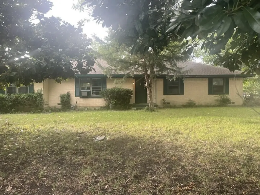348 W Van Alstyne Parkway W Van Alstyne TX 75495