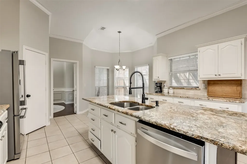 2124 Green Hill Drive Mckinney TX 75072