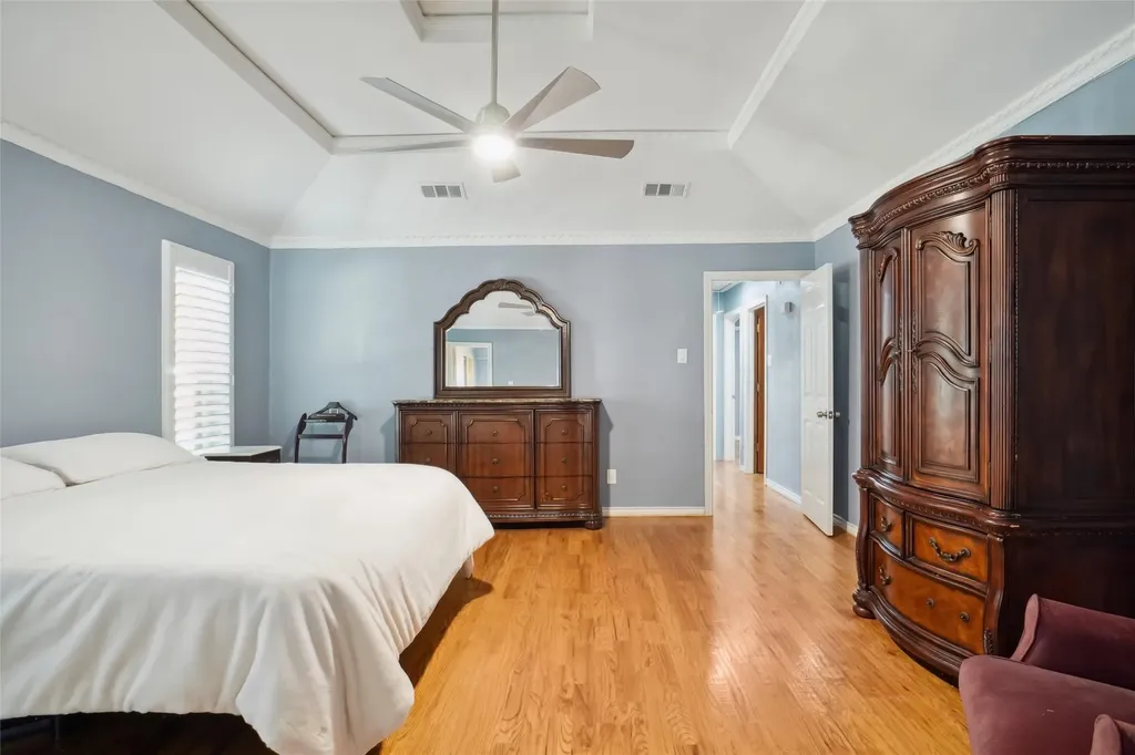 2833 S Country Club Road Garland TX 75043