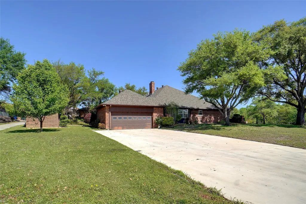 2833 S Country Club Road Garland TX 75043