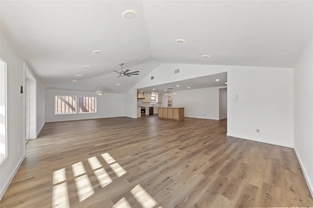 3616 Woodleigh Drive Dallas TX 75229