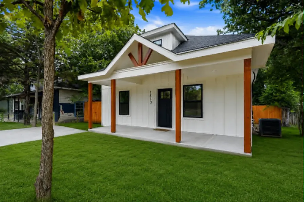 1413 N Wilhite Street Cleburne TX 76031