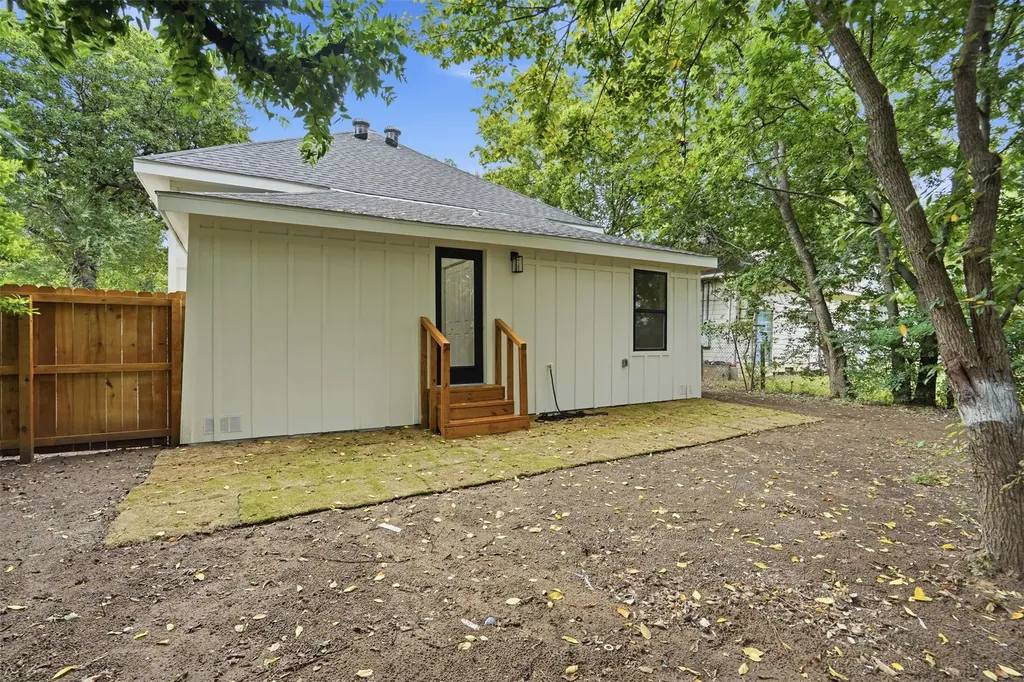 1413 N Wilhite Street Cleburne TX 76031