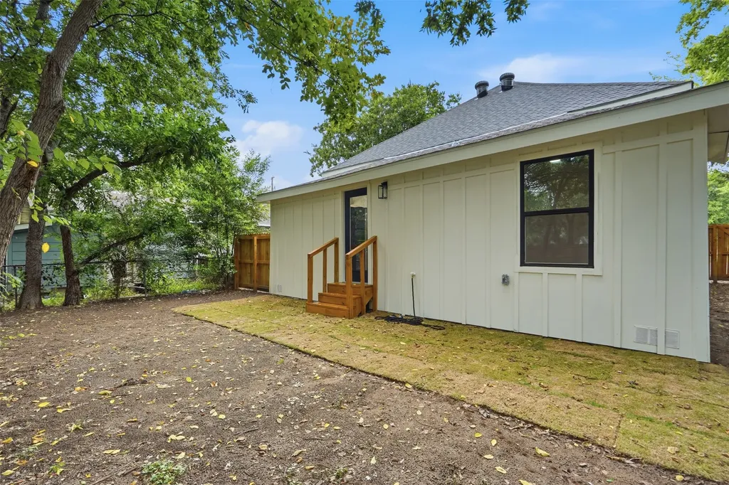 1413 N Wilhite Street Cleburne TX 76031