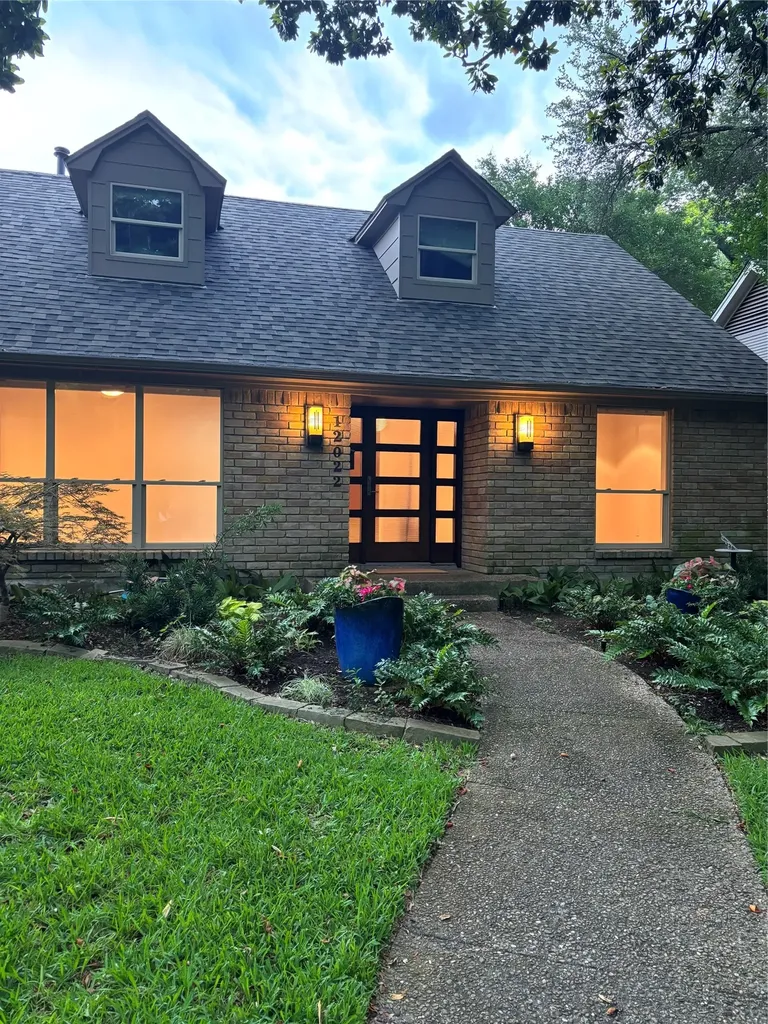 12022 Dixfield Drive Dallas TX 75218