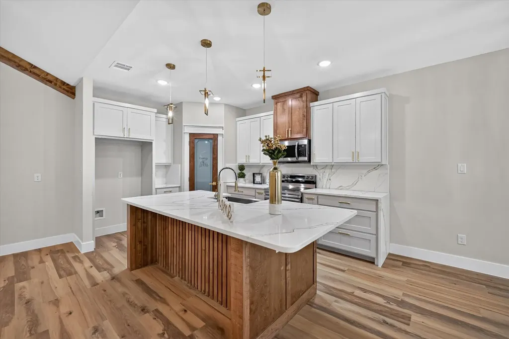 5005 Shackleford Street Fort Worth TX 76119