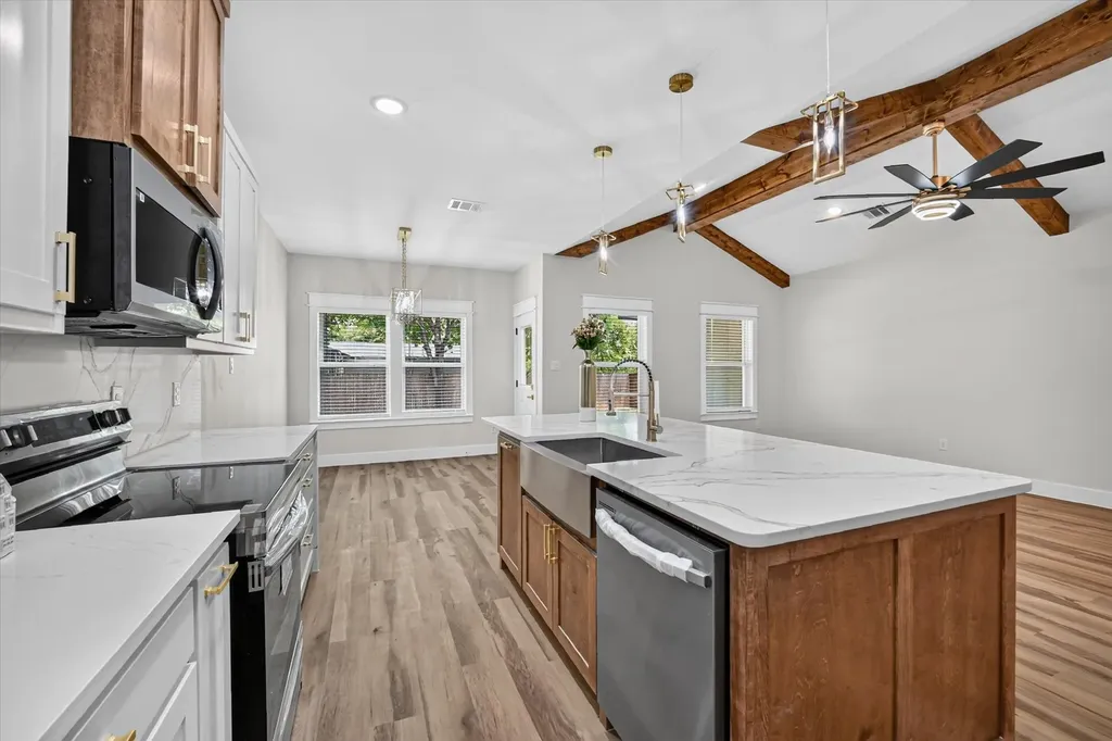 5005 Shackleford Street Fort Worth TX 76119